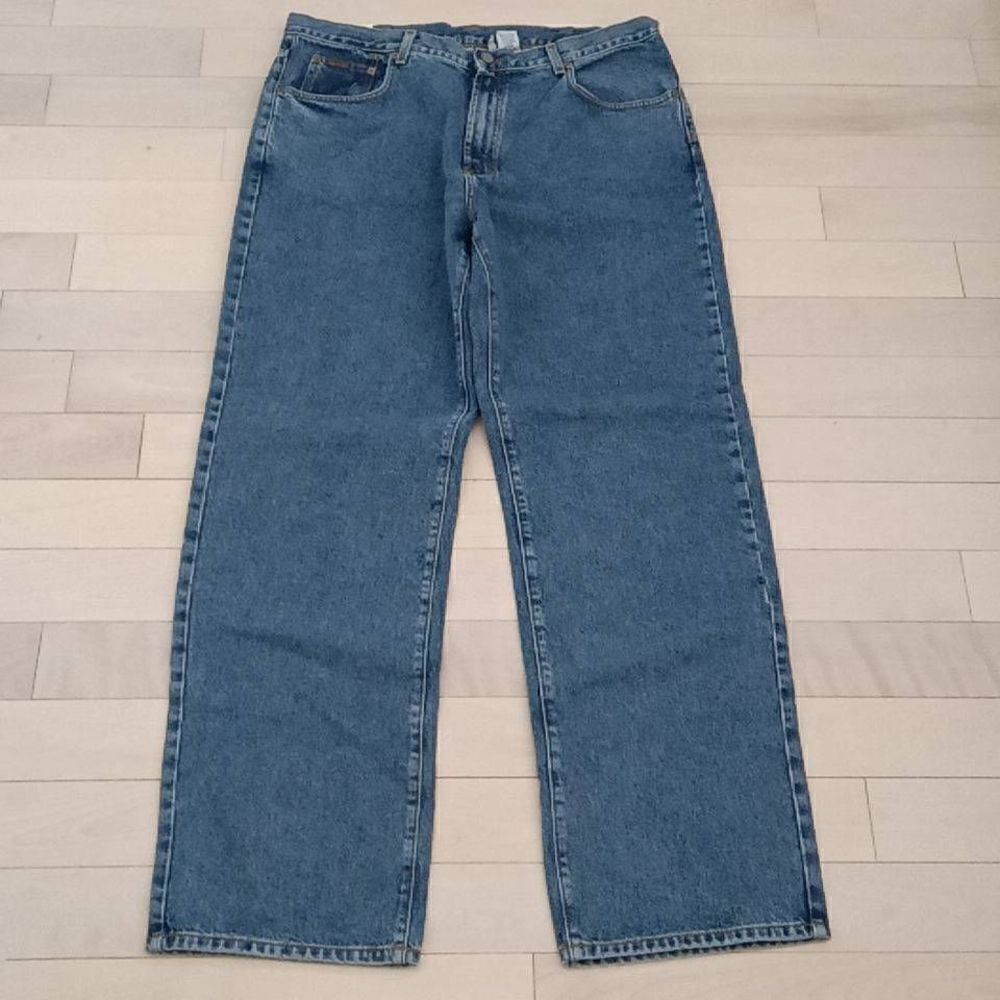Calvin Klein Women's 5-Pocket Styling Straight Leg Jeans Double Stone Wash Size
